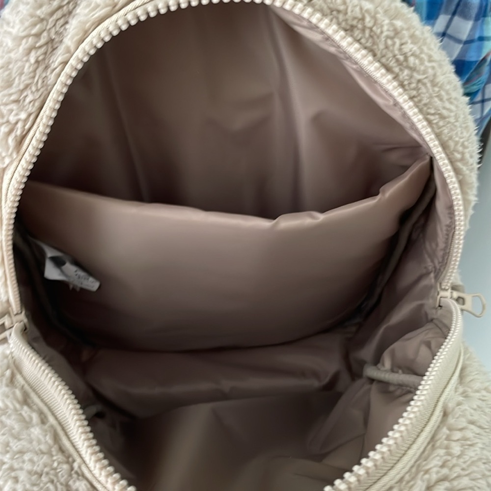 Eddie Bauer Oatmeal Sherpa Full-size backpack - Picture 6 of 7